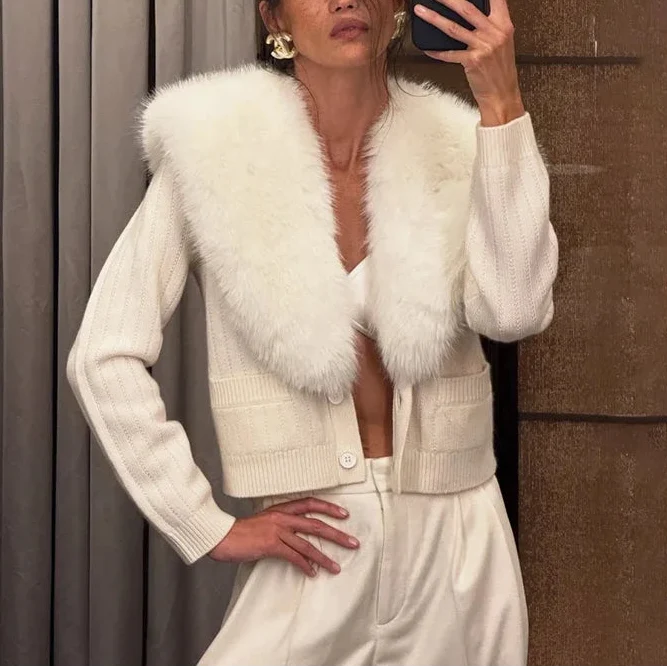 Cárdigan Elowen con cuello de piel sintética