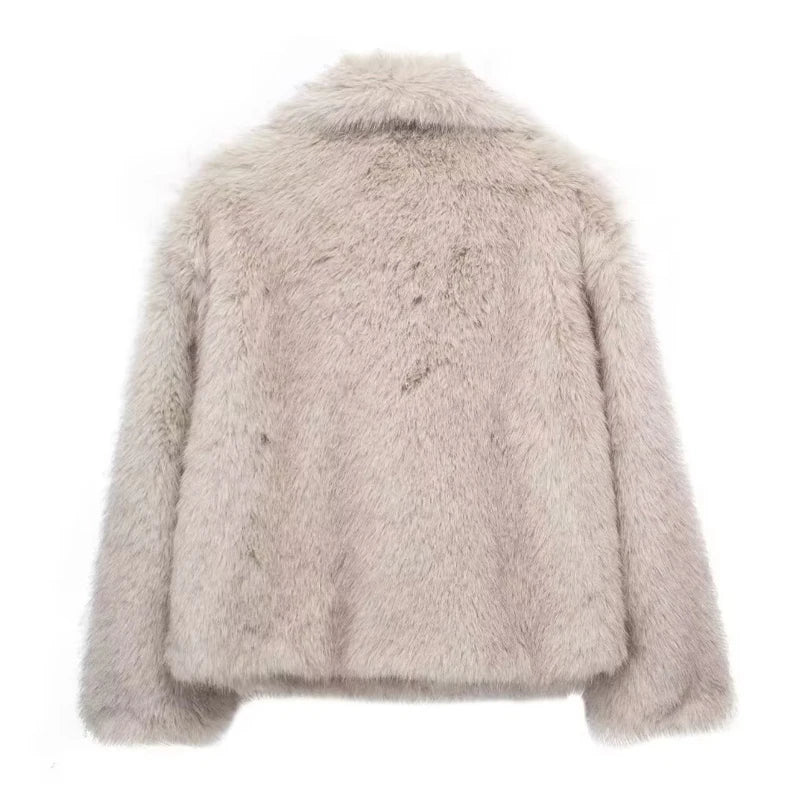 Abrigo Ivory Luxe de piel sintética