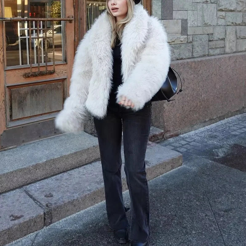 Abrigo Ivory Luxe de piel sintética